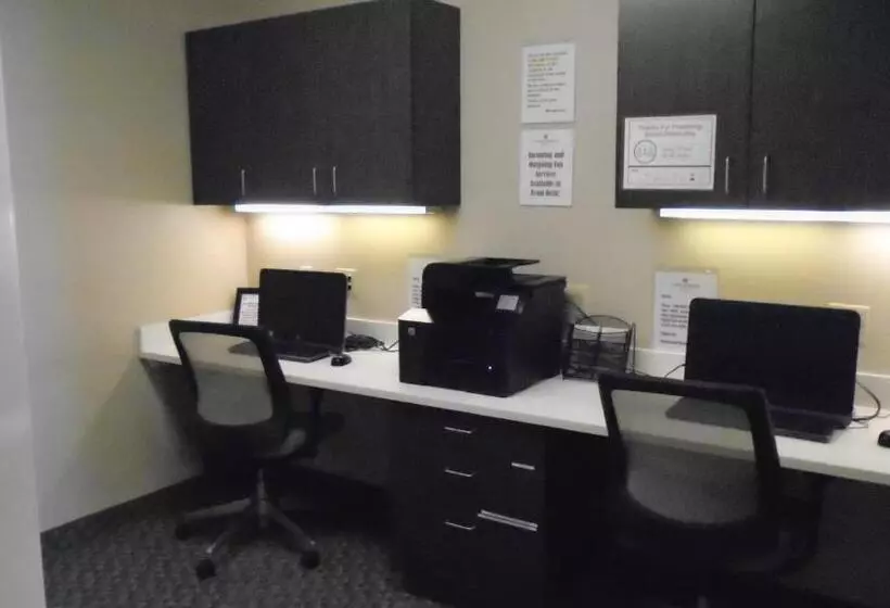 هتل Candlewood Suites Sidney, An Ihg