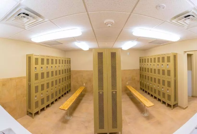 هتل Candlewood Suites Sidney, An Ihg