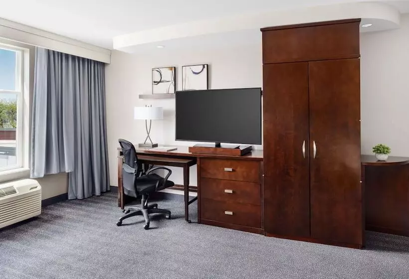 ホテル Courtyard Keene Downtown