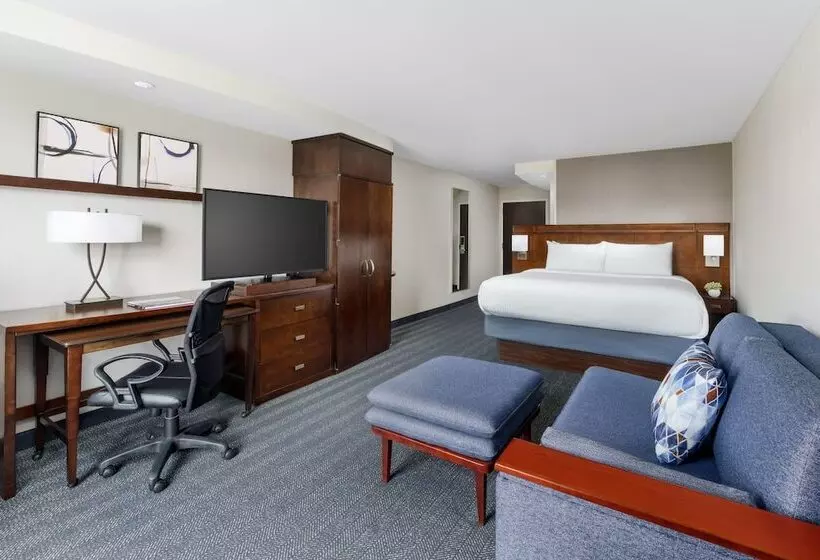 ホテル Courtyard Keene Downtown