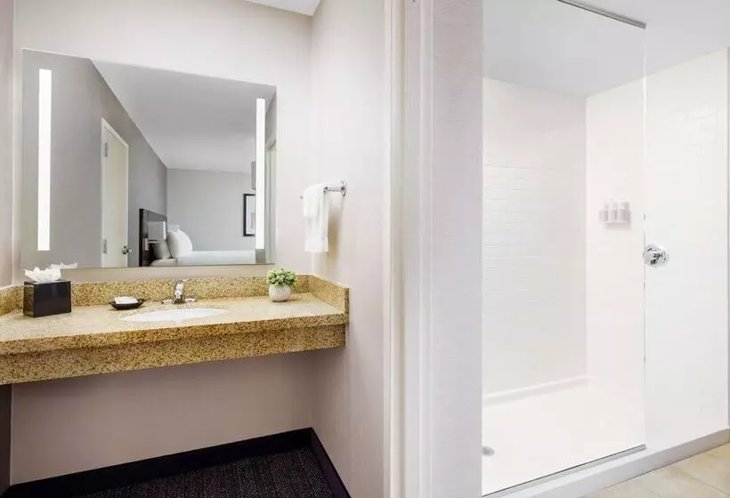 ホテル Courtyard Keene Downtown