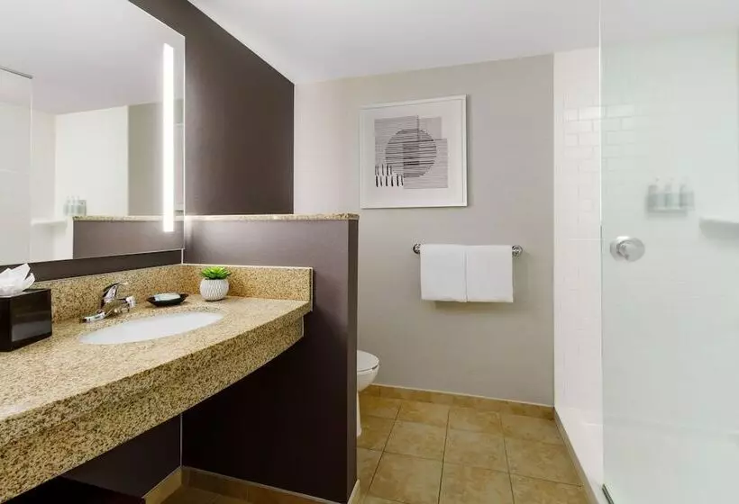 ホテル Courtyard Keene Downtown