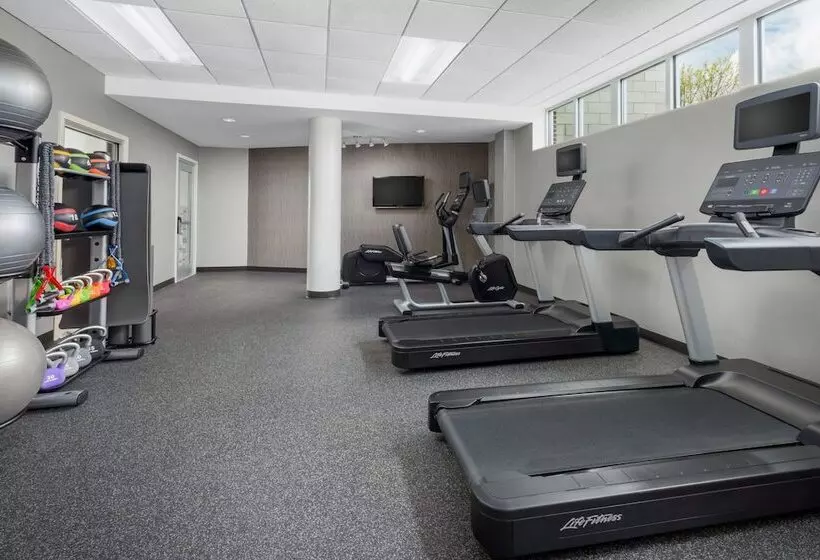 ホテル Courtyard Keene Downtown