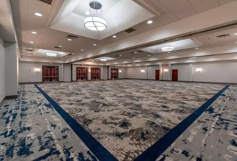 Отель Doubletree By Hilton New Bern Riverfront