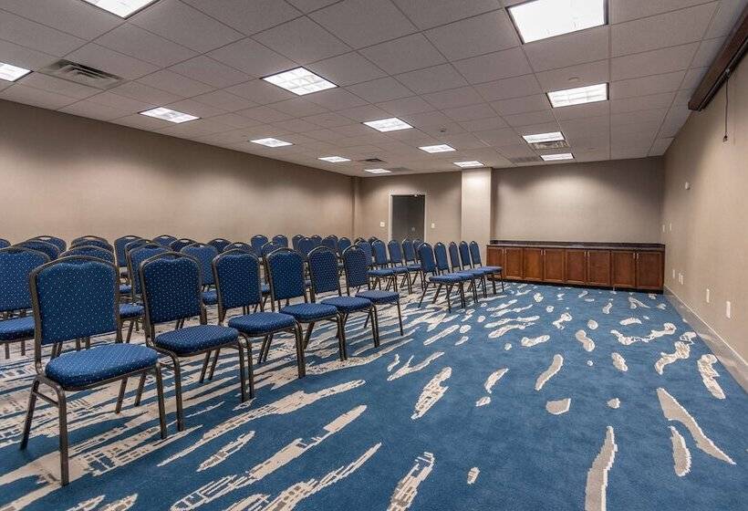 ホテル Doubletree By Hilton New Bern Riverfront