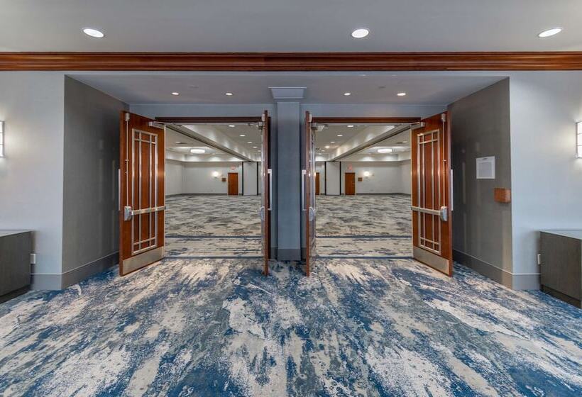 ホテル Doubletree By Hilton New Bern Riverfront