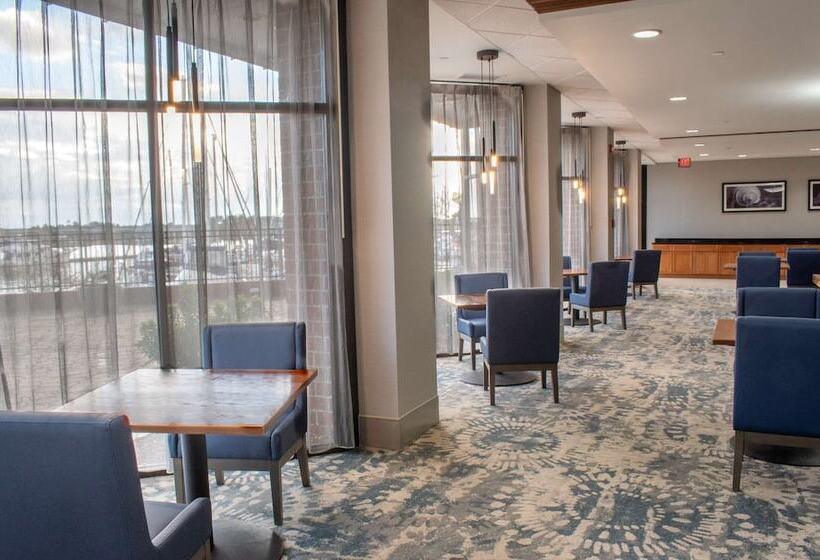 ホテル Doubletree By Hilton New Bern Riverfront