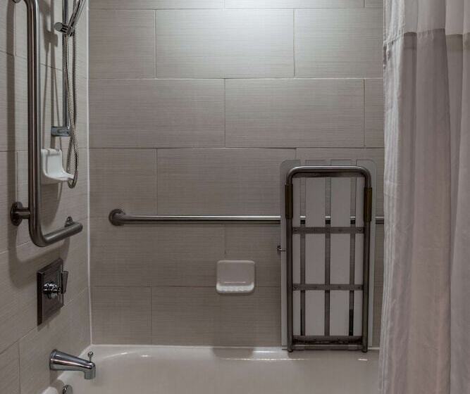 ホテル Doubletree By Hilton New Bern Riverfront