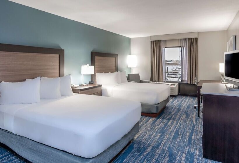 ホテル Doubletree By Hilton New Bern Riverfront