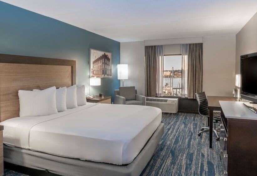 ホテル Doubletree By Hilton New Bern Riverfront