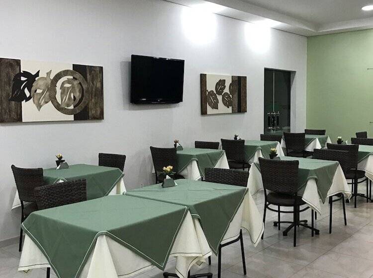 Отель Larison Hotéis Economy