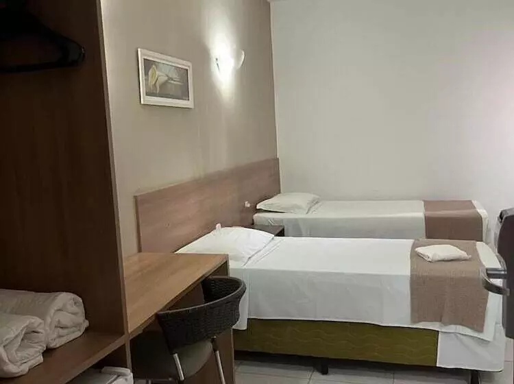 ホテル Larison Hotéis Economy