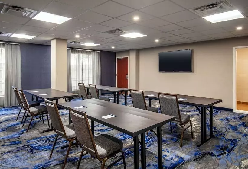ホテル Fairfield Inn Albany University Area