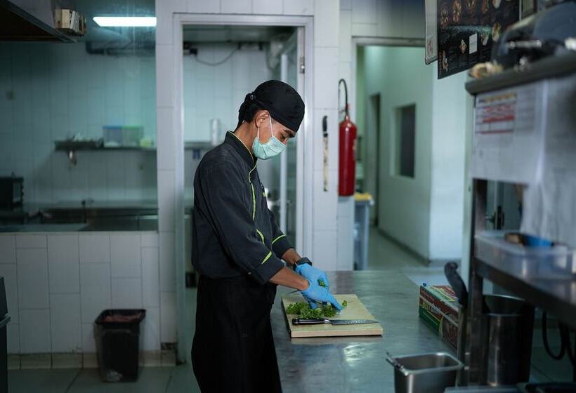 호텔 Grand Livio Kuta