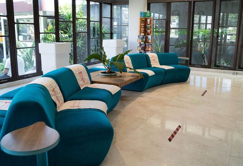 호텔 Grand Livio Kuta