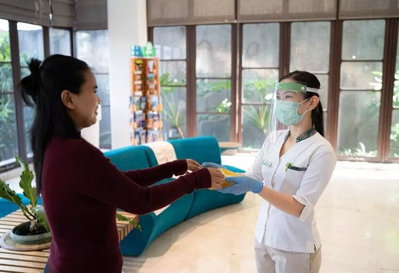 ホテル Grand Livio Kuta