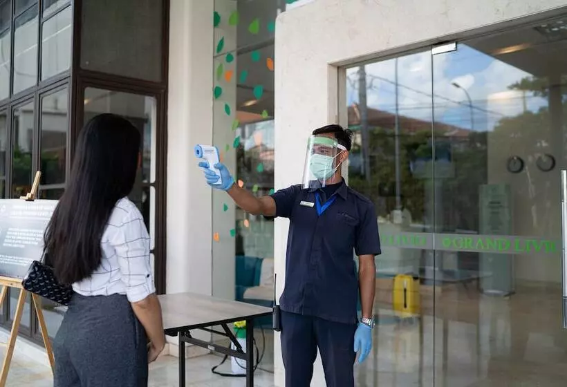 ホテル Grand Livio Kuta