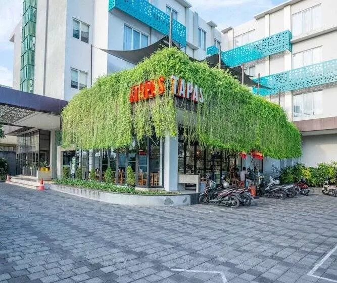 ホテル Grand Livio Kuta