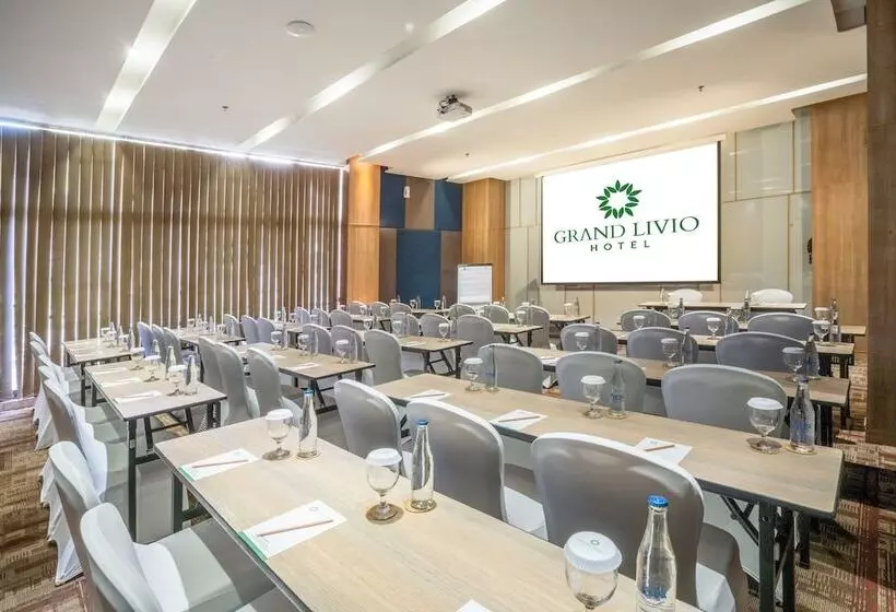 ホテル Grand Livio Kuta