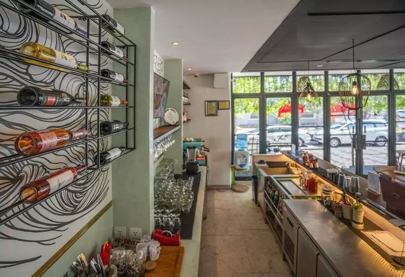 ホテル Grand Livio Kuta