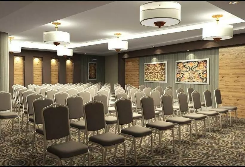 هتل Grand Park Lara