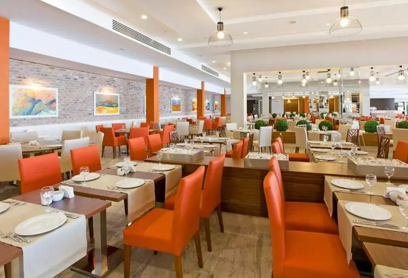 هتل Grand Park Lara