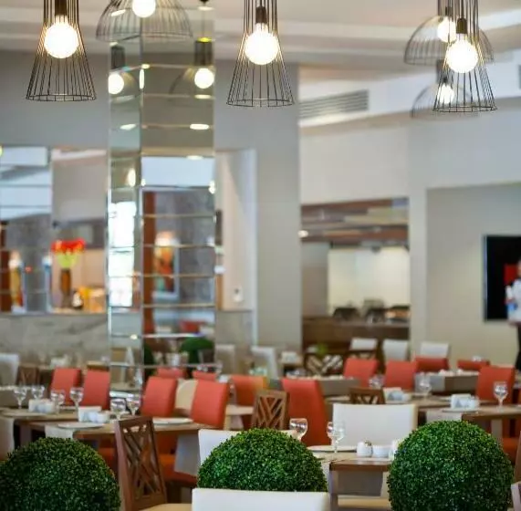 هتل Grand Park Lara