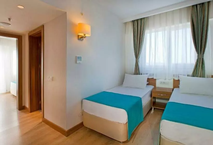 هتل Grand Park Lara