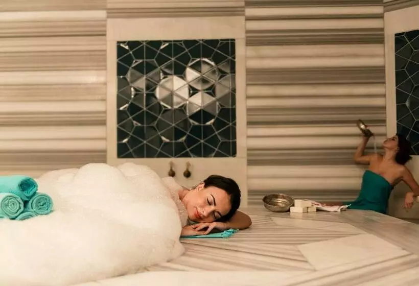 هتل Grand Park Lara