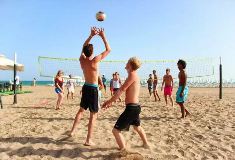 هتل Grand Park Lara