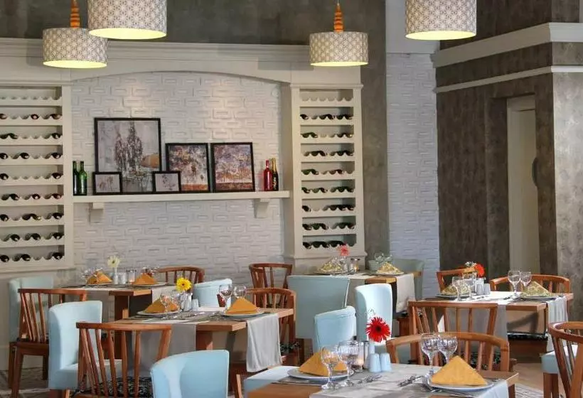 هتل Grand Park Lara