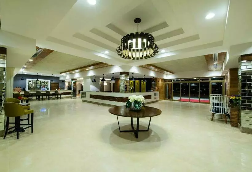 هتل Grand Park Lara