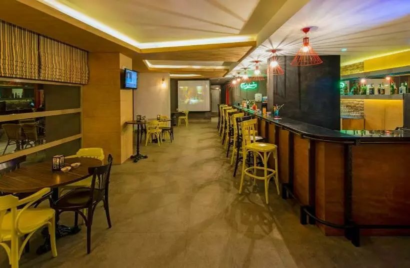 هتل Grand Park Lara