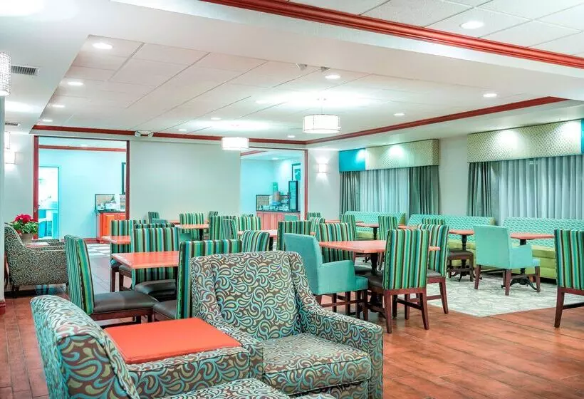 Отель Hampton Inn Bellevue