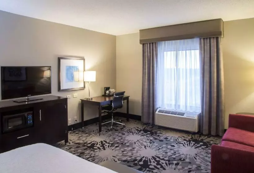 Отель Hampton Inn Oxford/conference Center