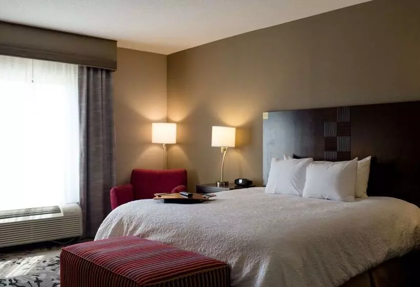 Отель Hampton Inn Oxford/conference Center