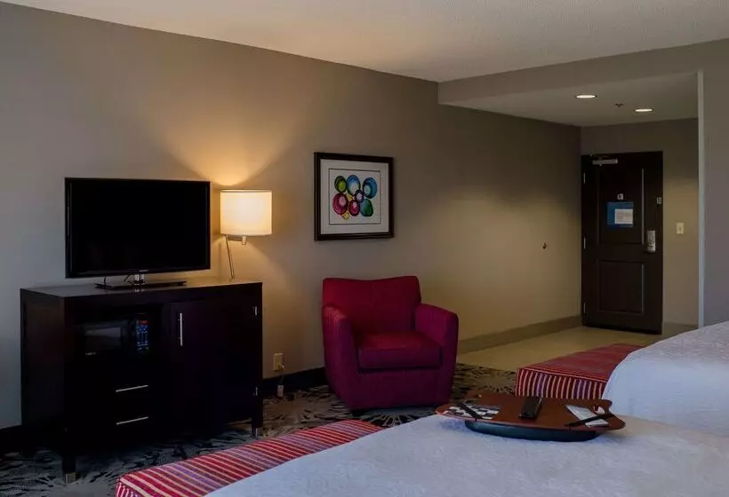 Отель Hampton Inn Oxford/conference Center