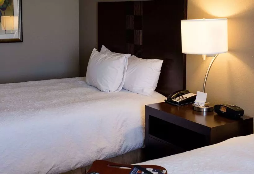 Отель Hampton Inn Oxford/conference Center