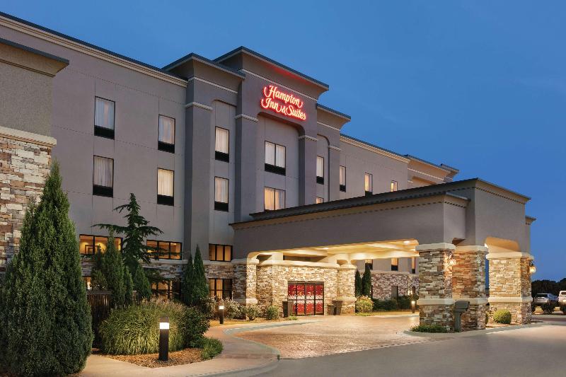 בית מלון כפרי Hampton Inn & Suites Enid