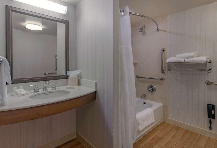 Отель Hilton Garden Inn Devens Common