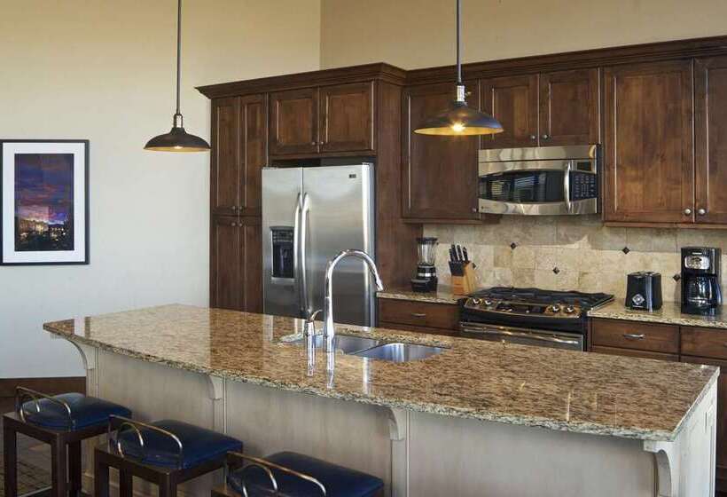 هتل Hilton Grand Vacations Club Sunrise Lodge Park City