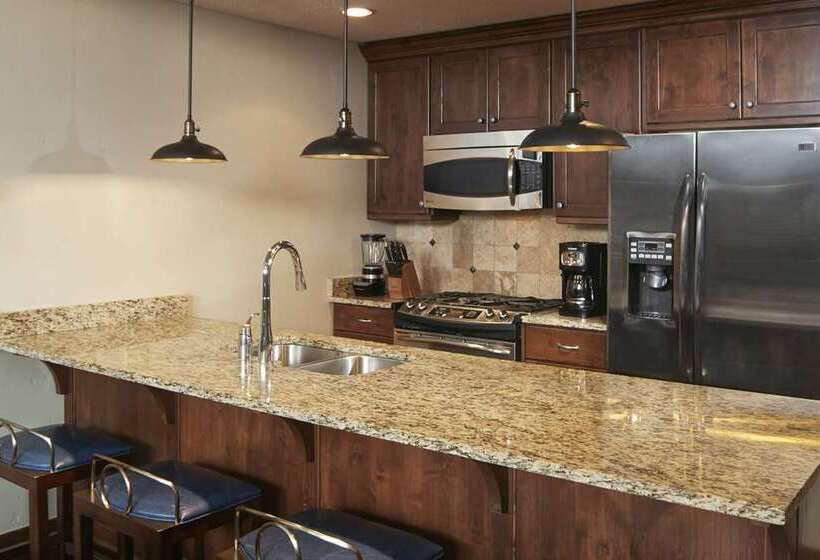 هتل Hilton Grand Vacations Club Sunrise Lodge Park City