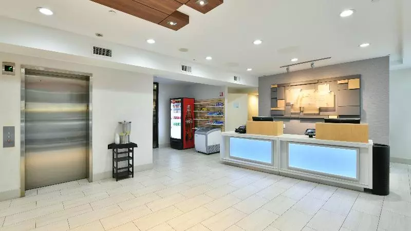 Отель Holiday Inn Express Staten Island West, An Ihg