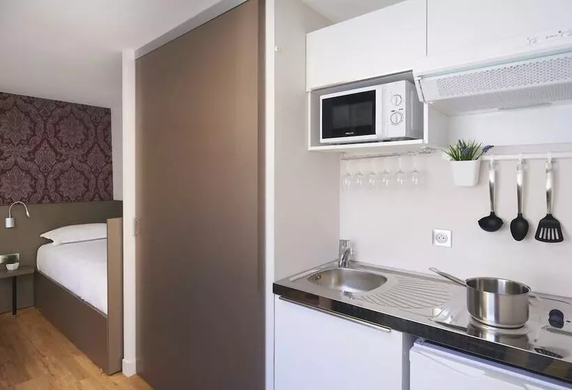 هتل Logis Hôtel Duquesne