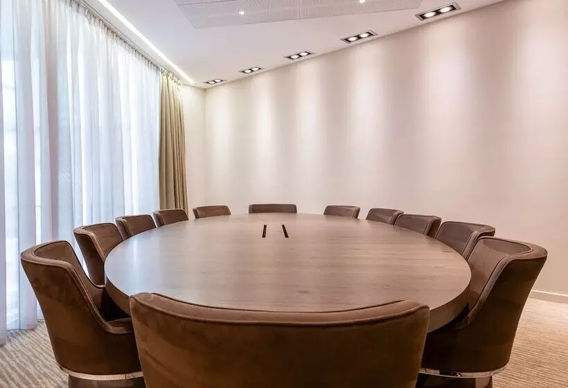 هتل Mercure Clermont Ferrand Centre Jaude