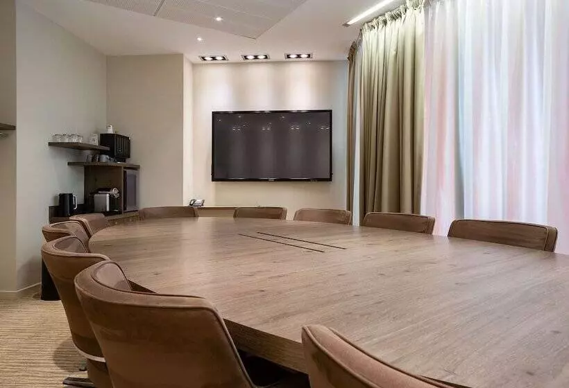 هتل Mercure Clermont Ferrand Centre Jaude