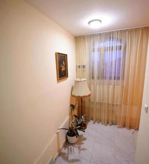 هتل Royal Craiova