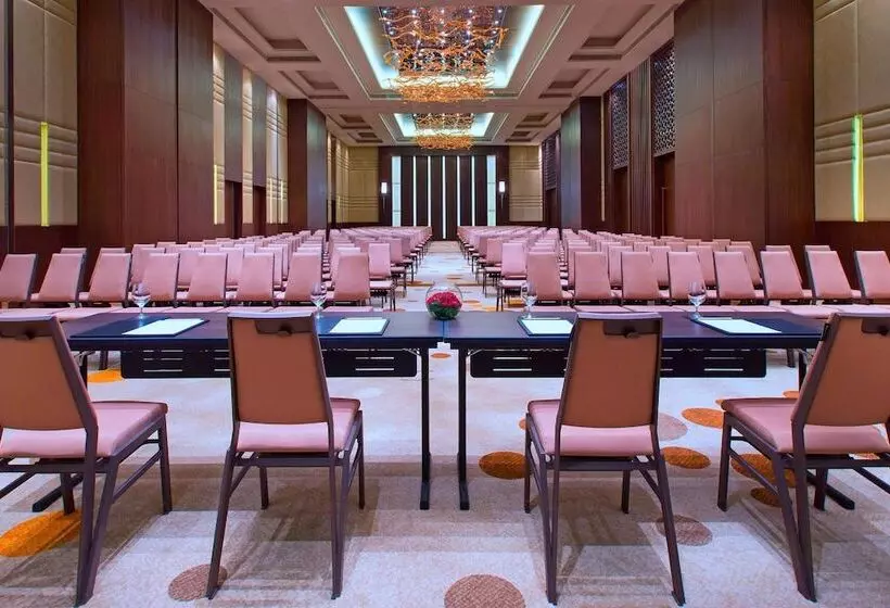 فندق The Westin Chennai Velachery