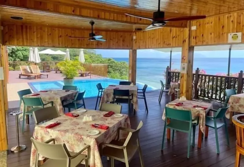 Treasure Cove Hotel & Restaurant