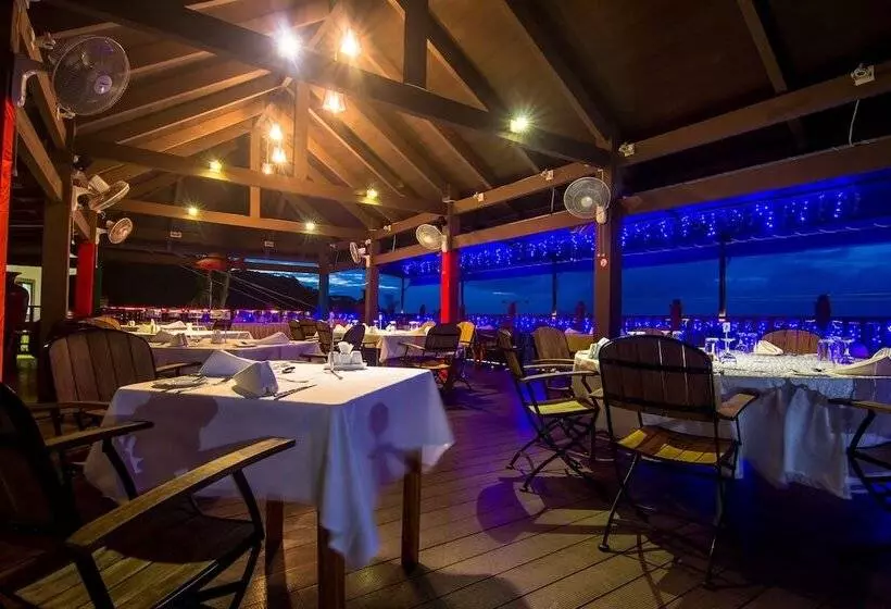 Treasure Cove Hotel & Restaurant